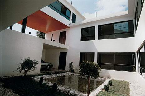 Caspian Sea house designed by Pouya Khazaeli Parsa