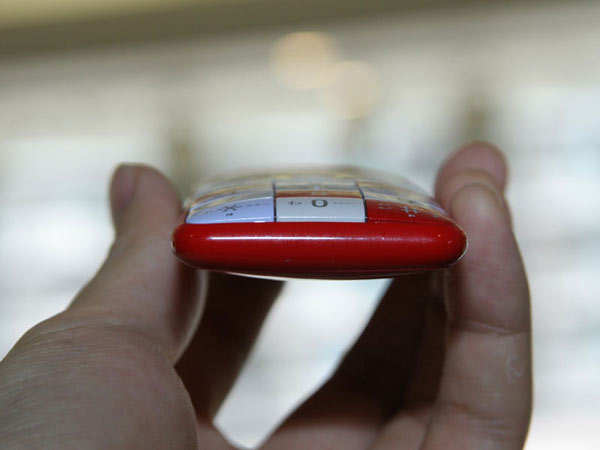 au infobar 2 deisgned by naoto fukasawa