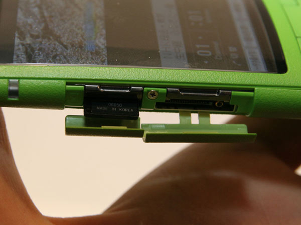 au infobar 2 deisgned by naoto fukasawa