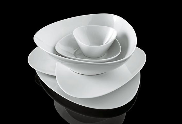 Colombina collection table set by Doriana and Massimiliano Fuksas:alessi Fall/winter 2007