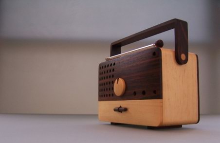 magno wooden radio