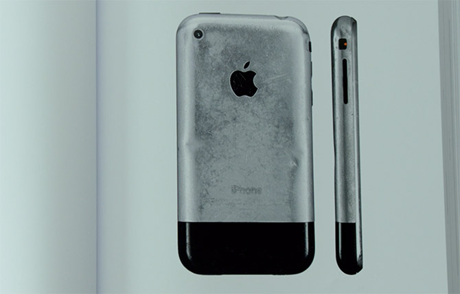 Evans Hankey's well-worn 1st gen iPhone from the official book of Apple Design