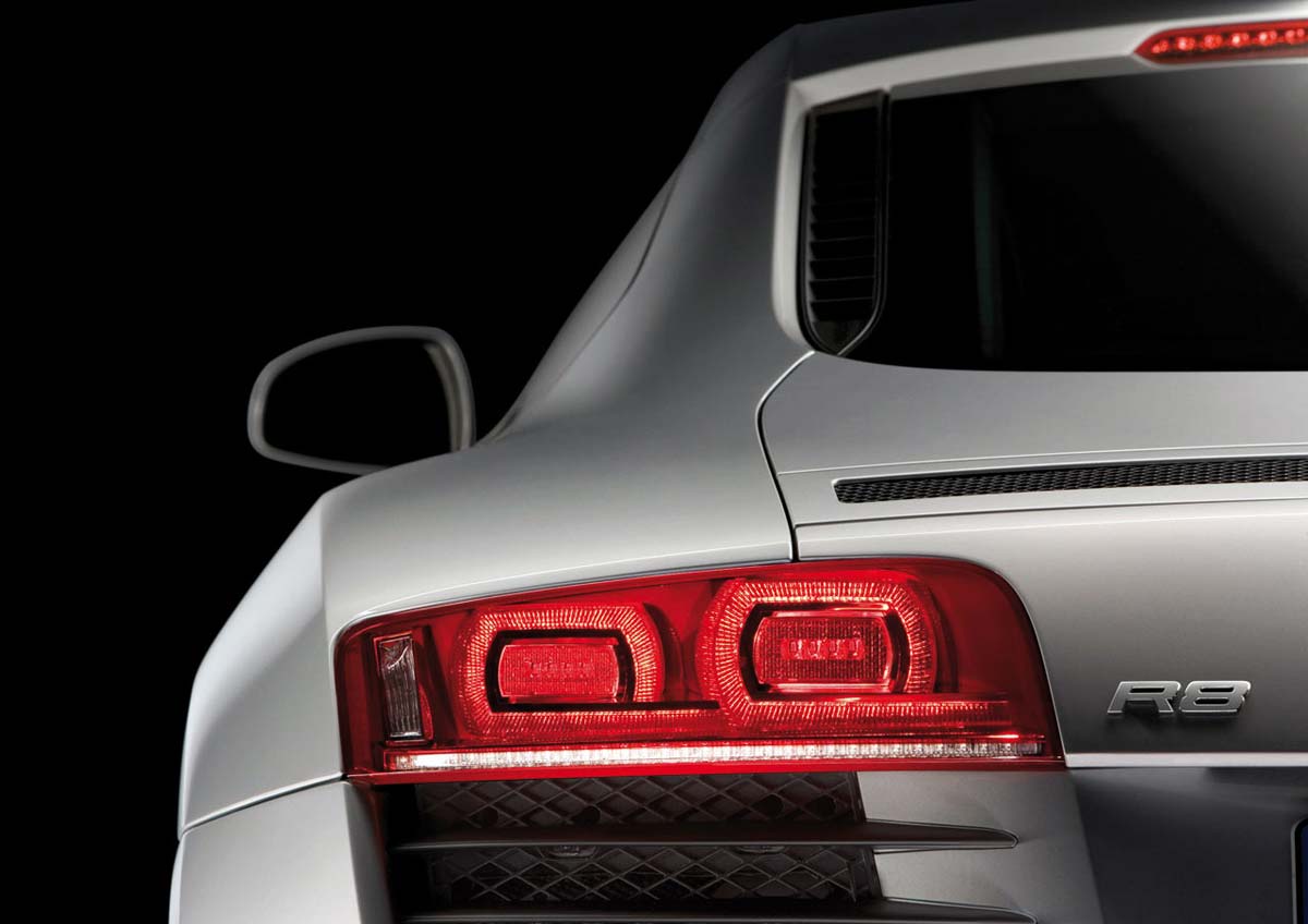 Audi-R8-LED-tail-lights-lg.jpg